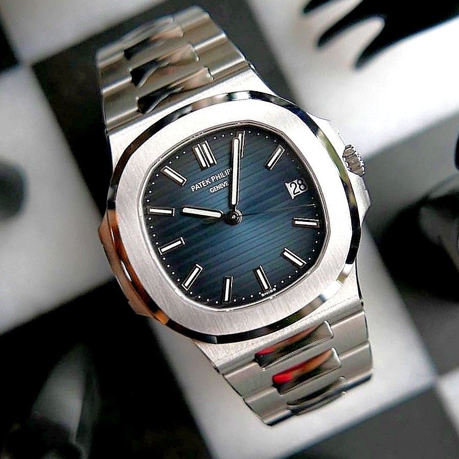 Patek Philippe Nautilus Bleu Acier — Acier