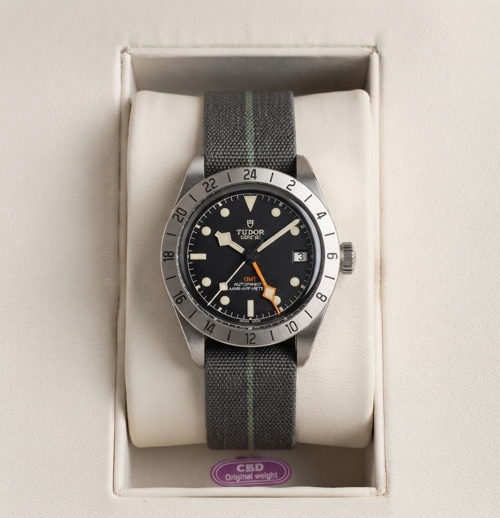 Tudor Black Bay Pro GMT — Tissu gris