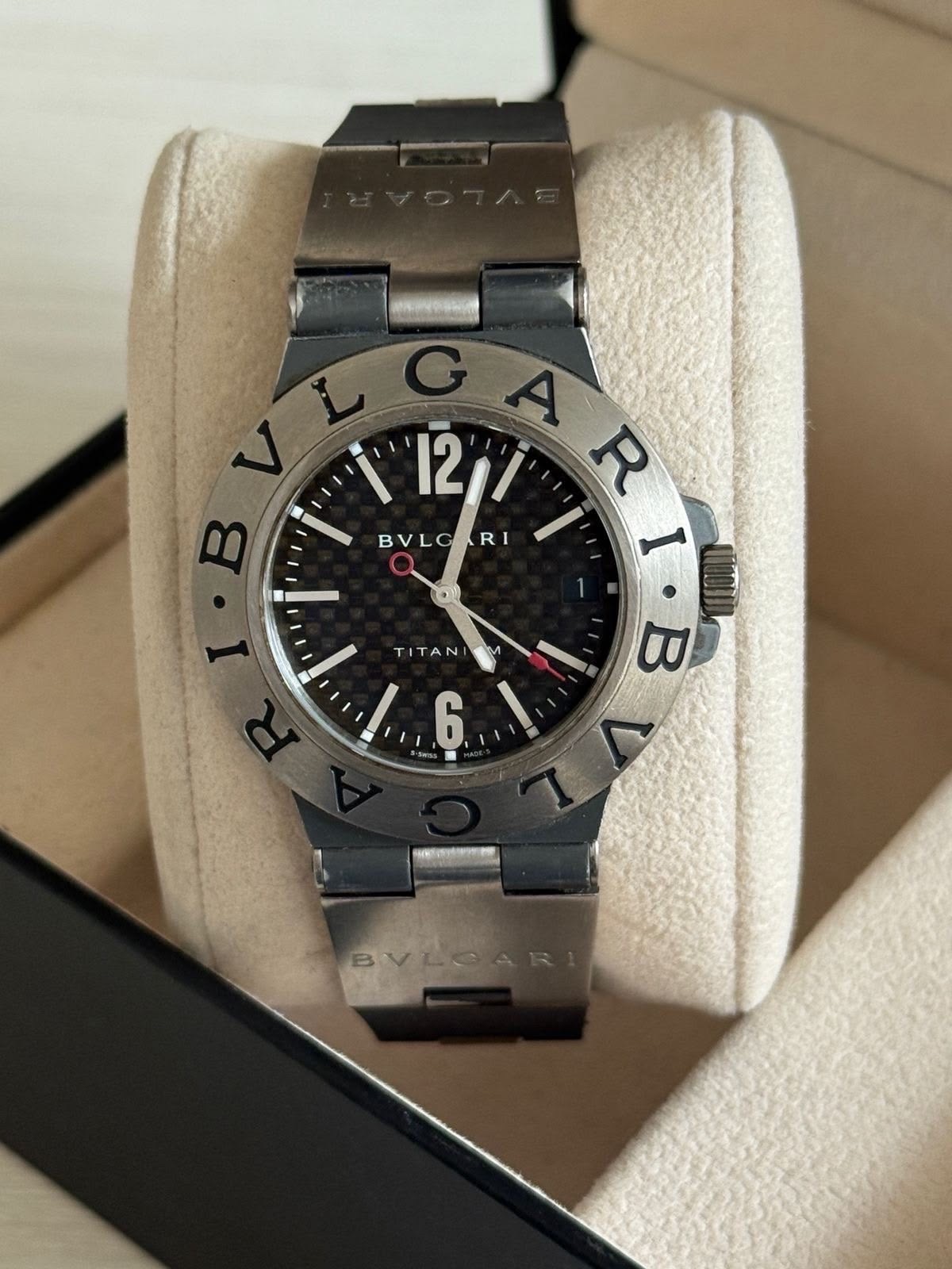 Titan Steel Carbon Grey — Caoutchouc gris